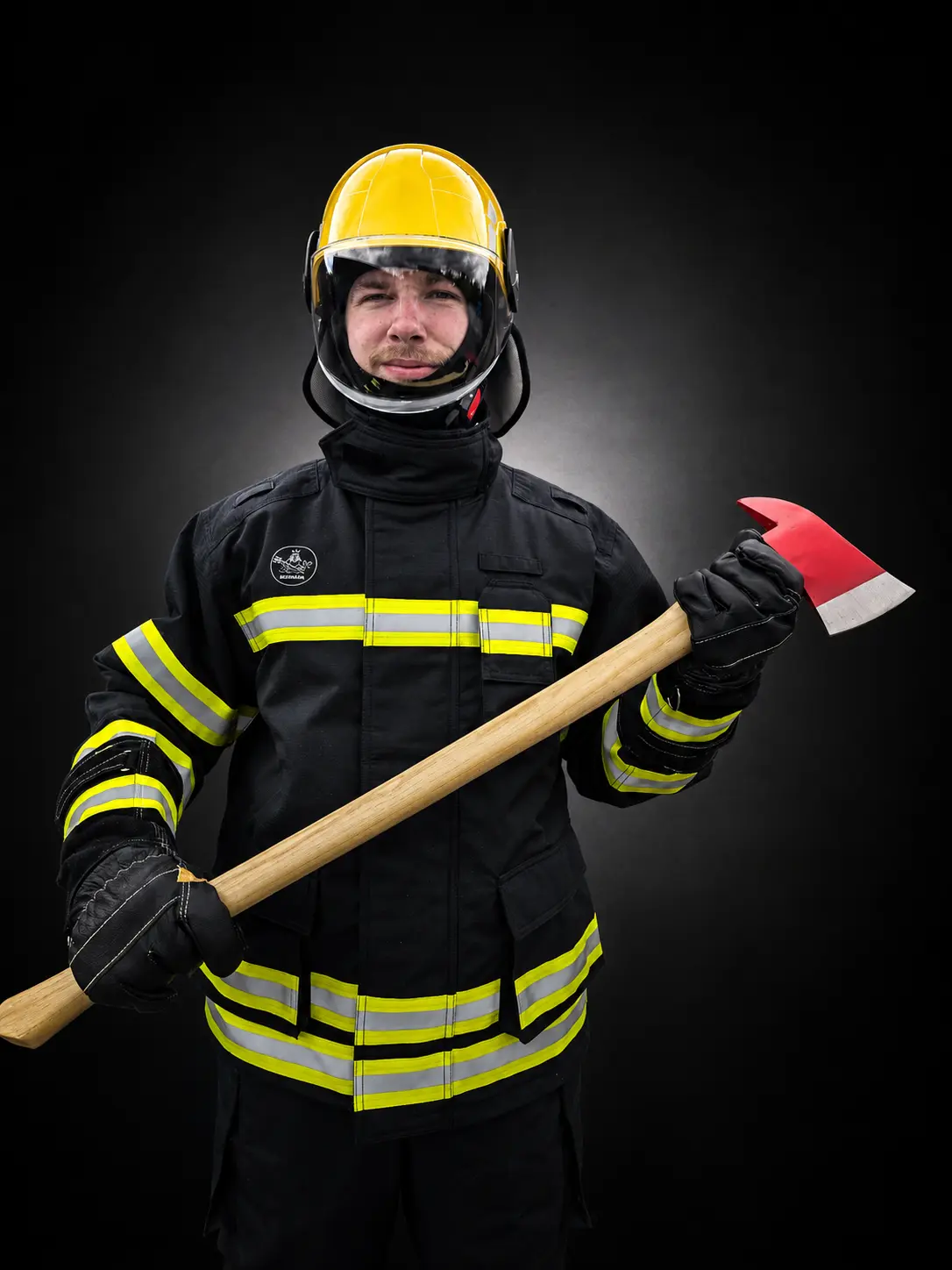 Firefighter wearing the MERMAN F10 suit
