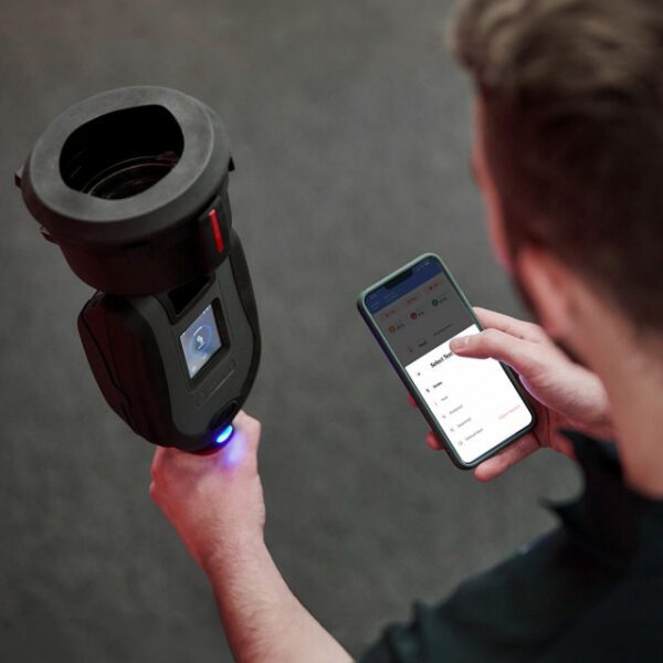 Testifire XTR2 connected to the DT Connect app for smoke and heat detector testing